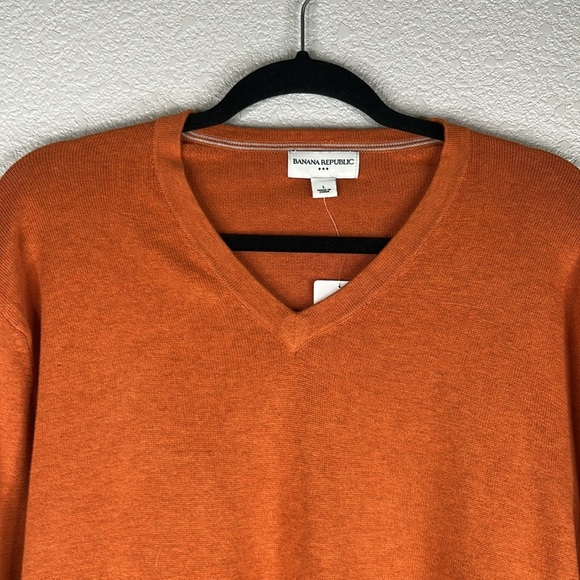 Banana Republic Men's Rust Knit 100% Cotton V-Neck Sweater Size Large New! - Picture 2 of 6